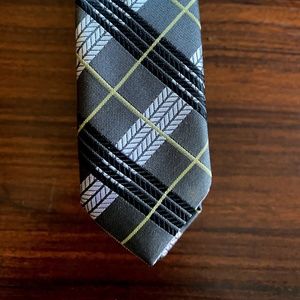 Cool pattern striped skinny tie!